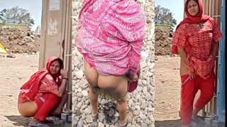 Random Bhabhi Saree Lift Pissing Pussy Sexy Ass Video